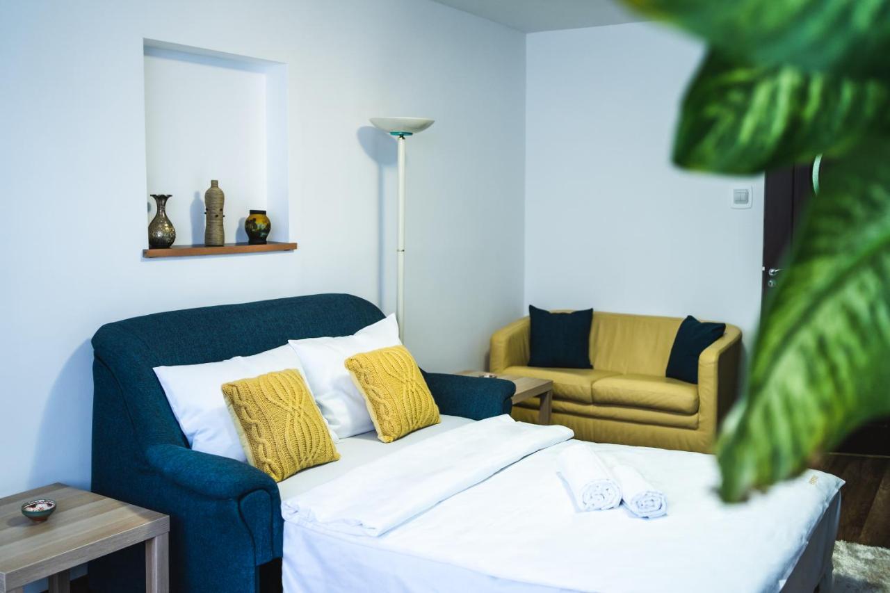 Hideout Apartment Predeal