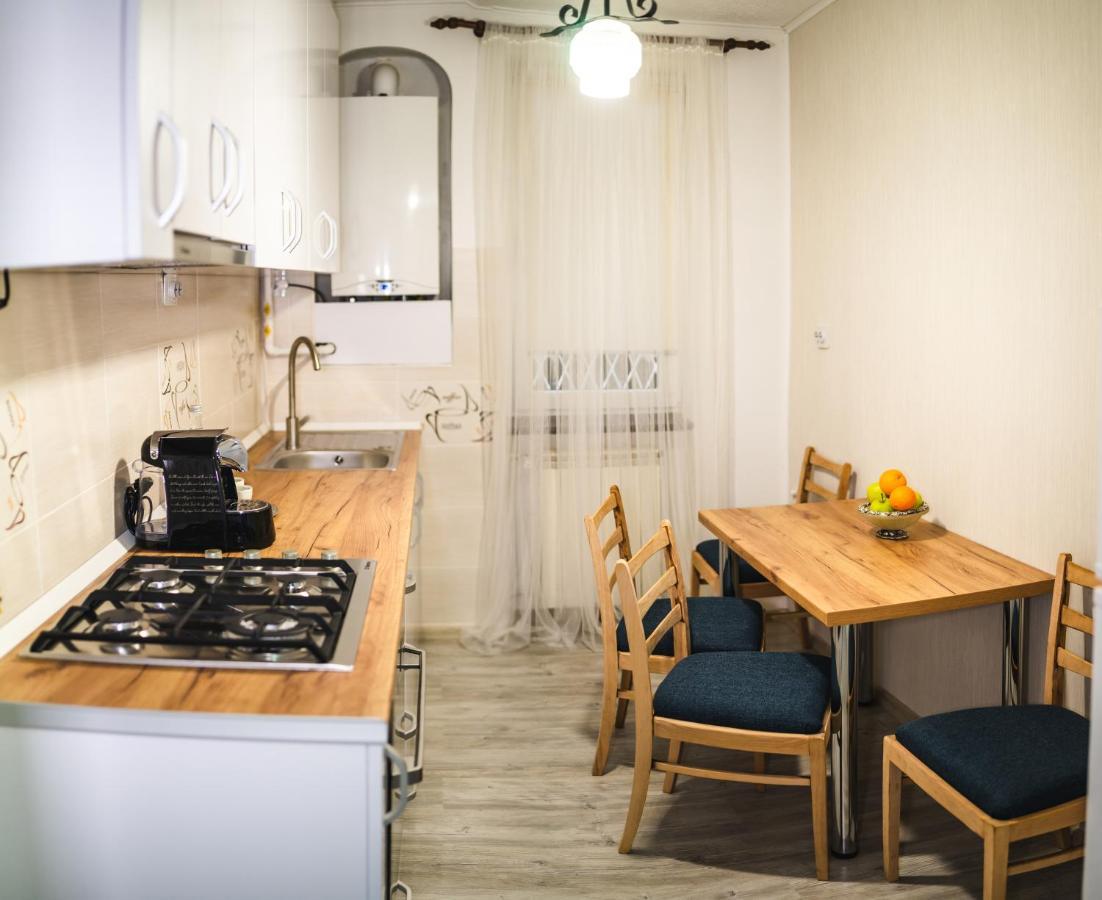 Apartment Hideout *